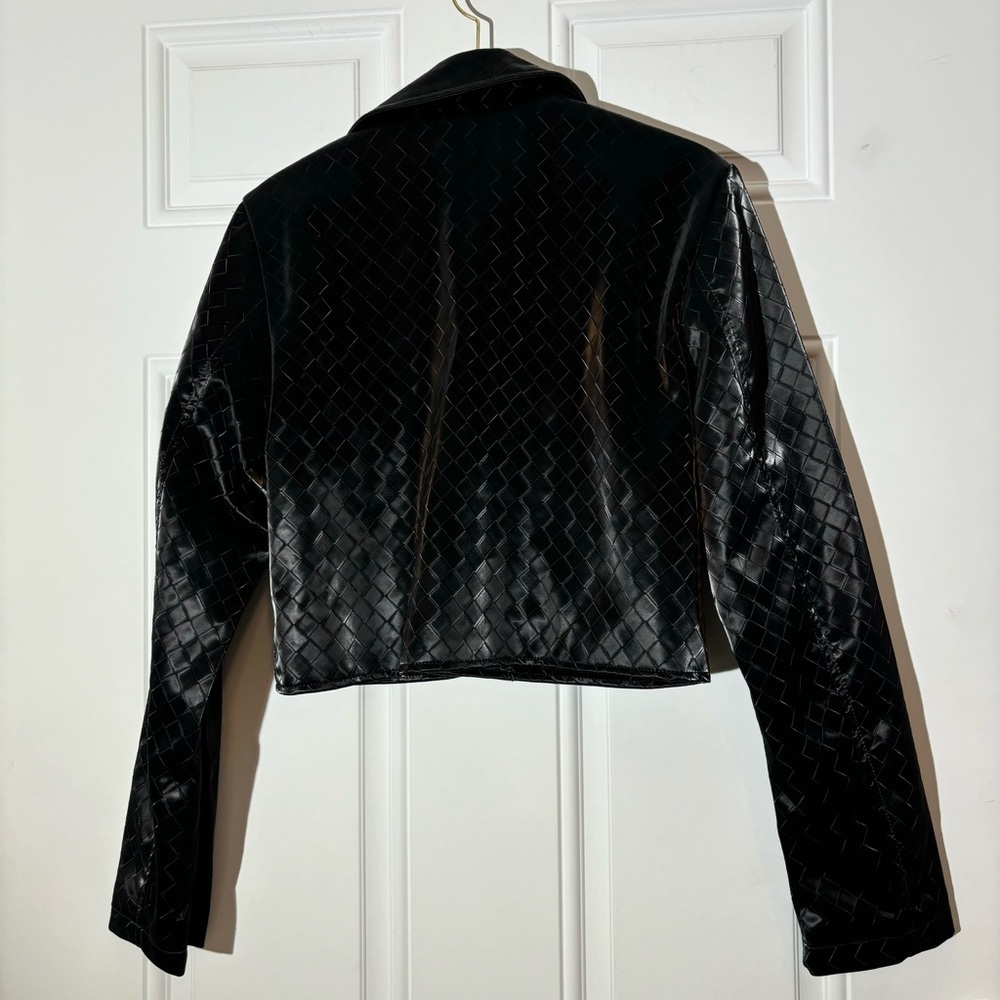 ❤️2/$15 or 3/$21❤️ NWOT Forever 21 Black Faux Leather Open Jacket, Size S - Picture 4 of 9